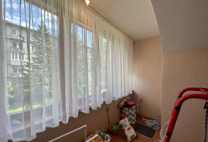 3-комн квартира Лаврова ул, 14