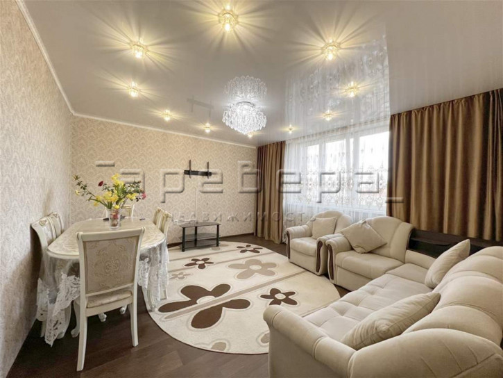 3-комн квартира Авиаторов, 38