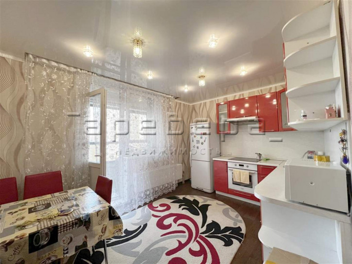 3-комн квартира Авиаторов, 38