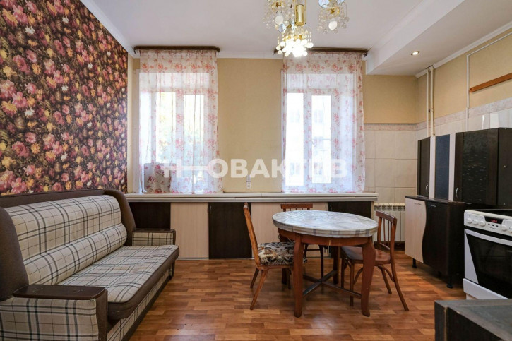 3-комн квартира улица Авиастроителей, 2