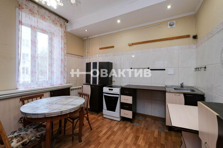 3-комн квартира улица Авиастроителей, 2