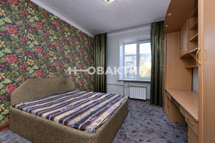 3-комн квартира улица Авиастроителей, 2