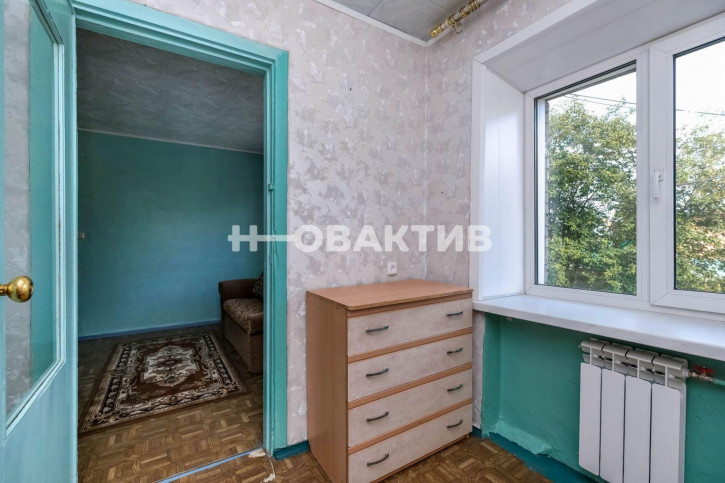 3-комн квартира г Новосибирск, ул Римского-Корсакова дом 28/2