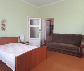 2-комн, 53.3кв м, этаж 1/2 Амосова улица