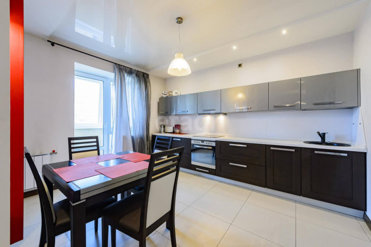 3-комн квартира Токарей, 68