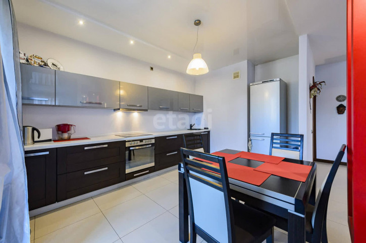 3-комн квартира Токарей, 68