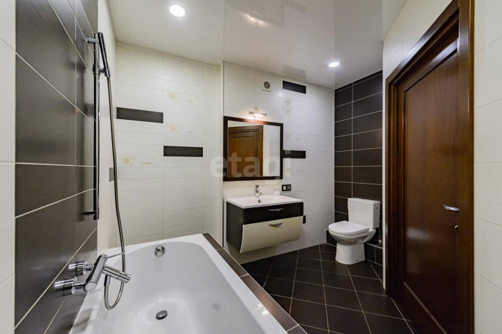 3-комн квартира Токарей, 68