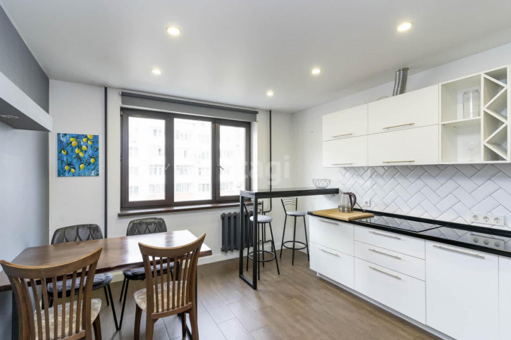2-комн квартира Пермякова, 72/3
