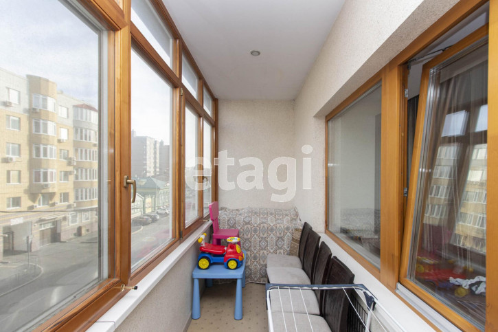 5-комн квартира Комсомольская, 8