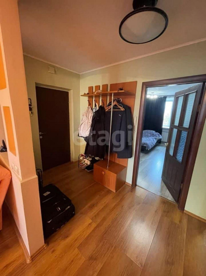 3-комн квартира Островского, 25