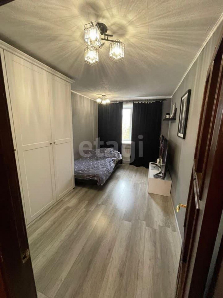 3-комн квартира Островского, 25
