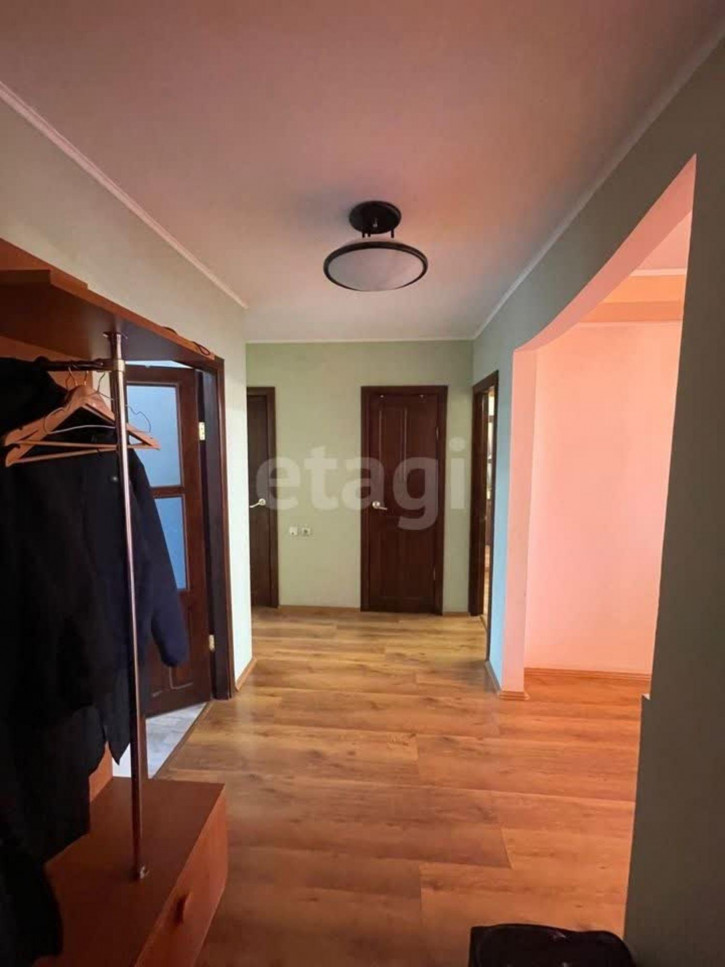 3-комн квартира Островского, 25
