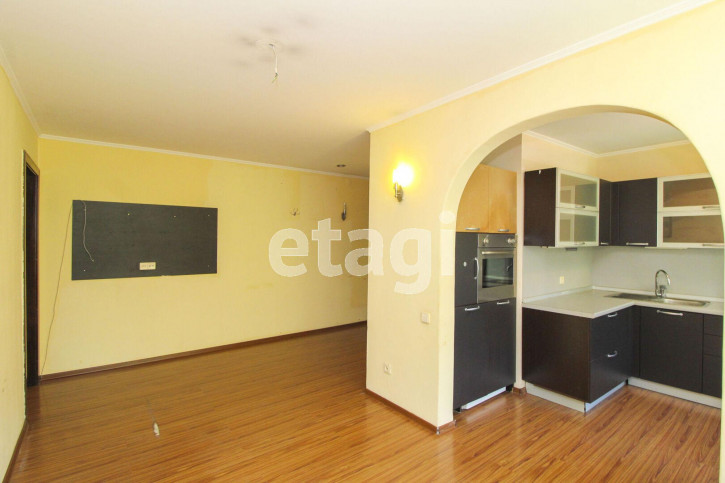 3-комн квартира Грибоедова, 8