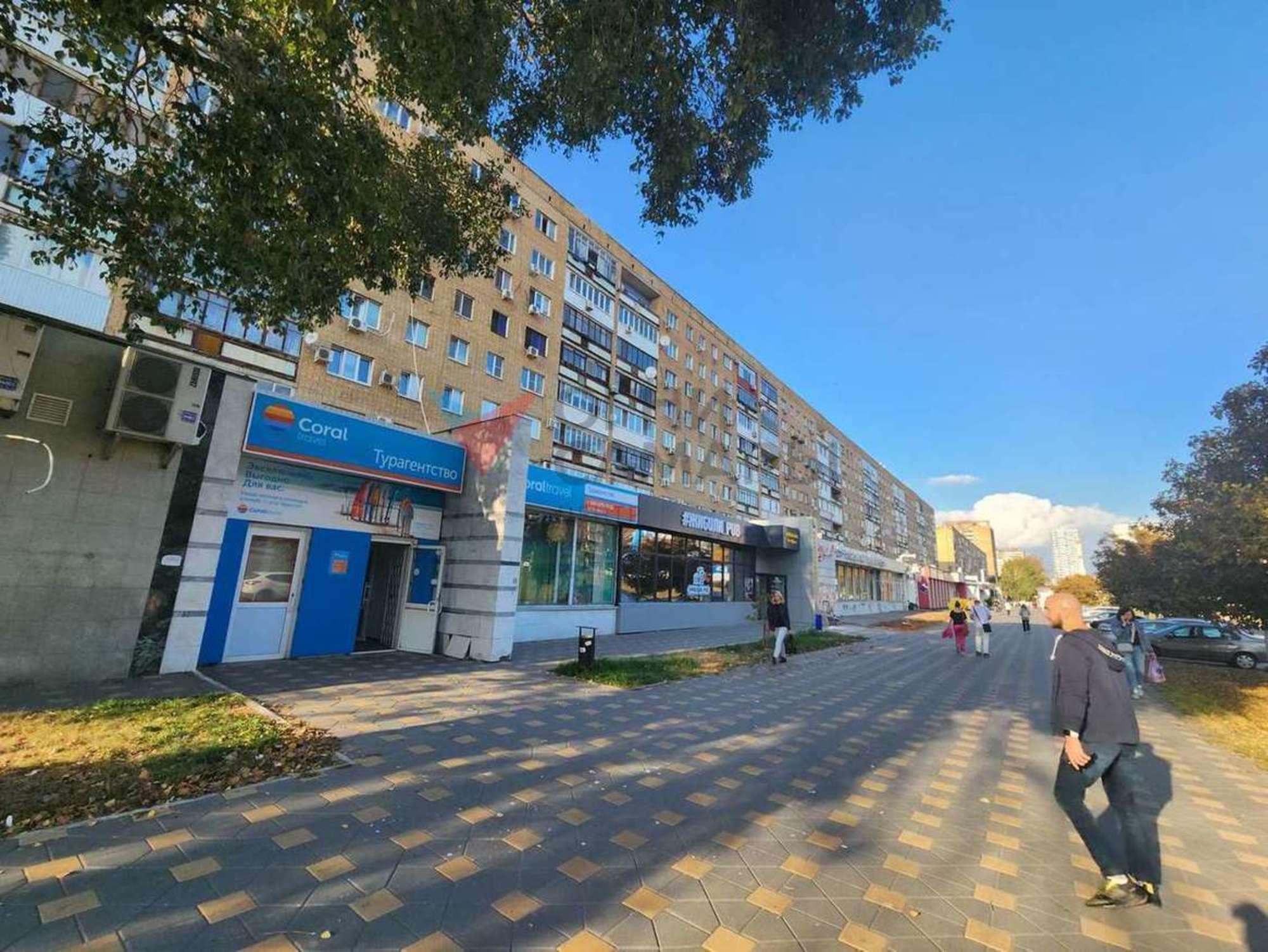 Купить торговое помещение за 80 000 000 рублей на Ленина проспект, 14
