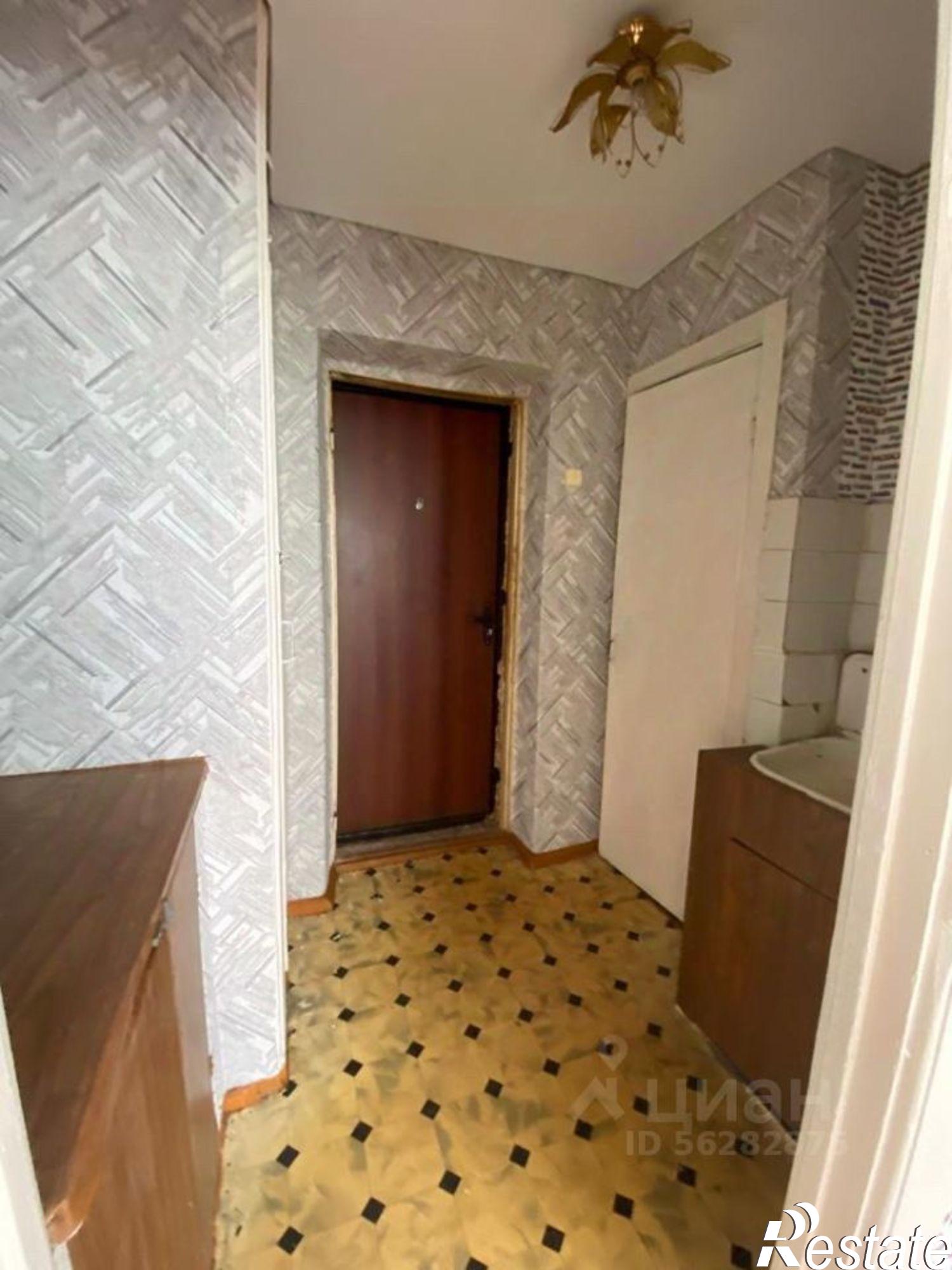 Купить комнату за 450 000 рублей на Шахтостроительная улица, 6А