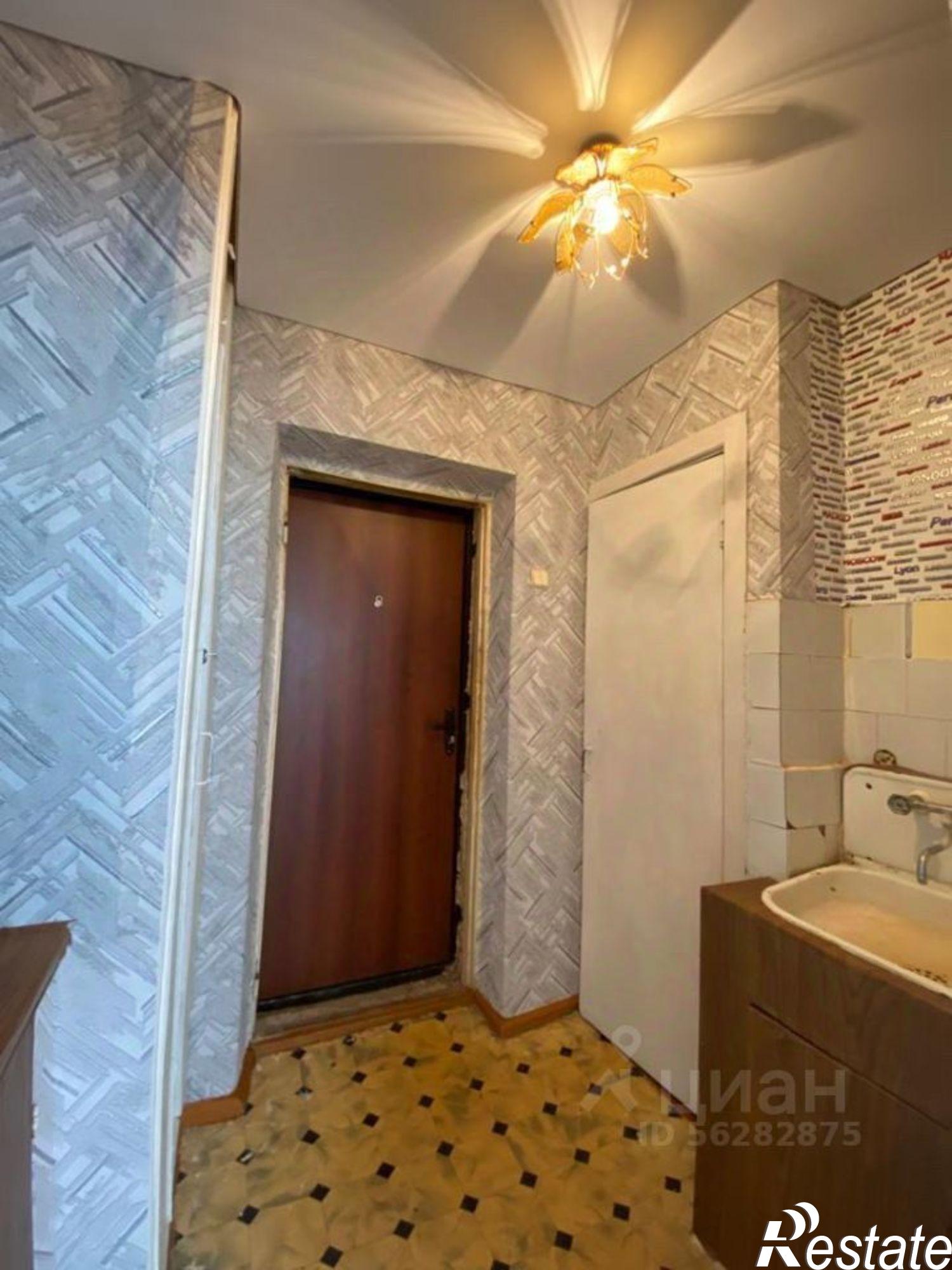 Купить комнату за 450 000 рублей на Шахтостроительная улица, 6А