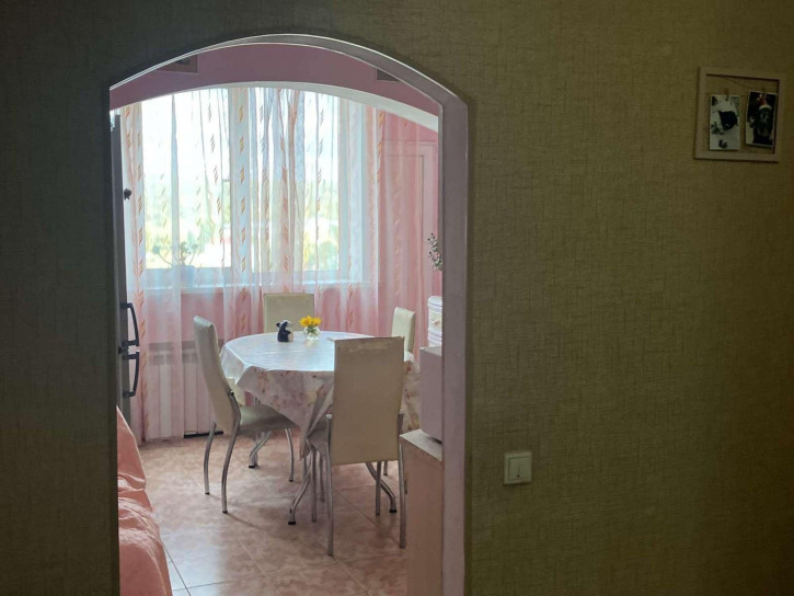 3-комн квартира Парижской Коммуны улица, 32