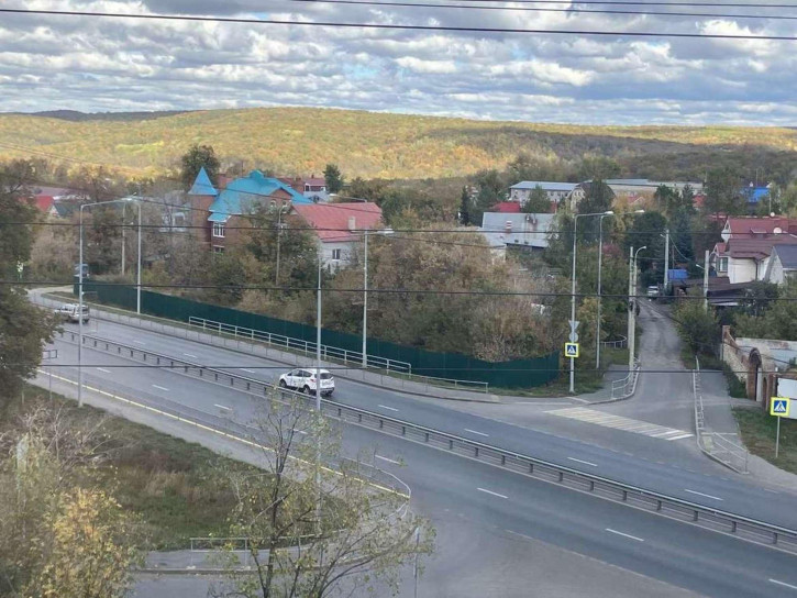 3-комн квартира Парижской Коммуны улица, 32