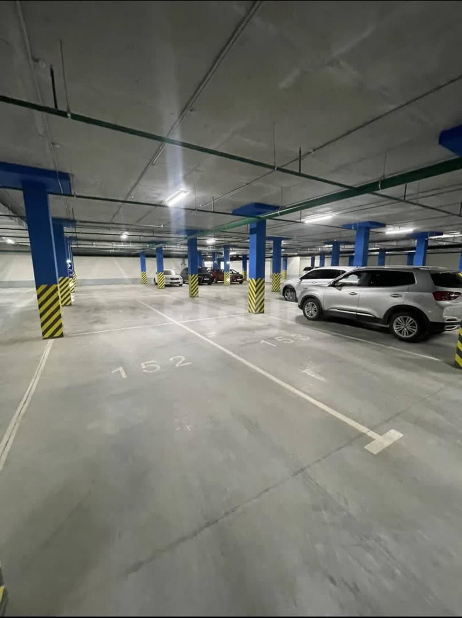 Купить гараж, место в паркинге за 250 000 рублей на Федюнинского 62