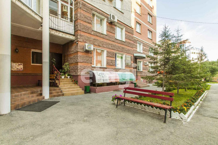3-комн квартира 5 Армии, 6