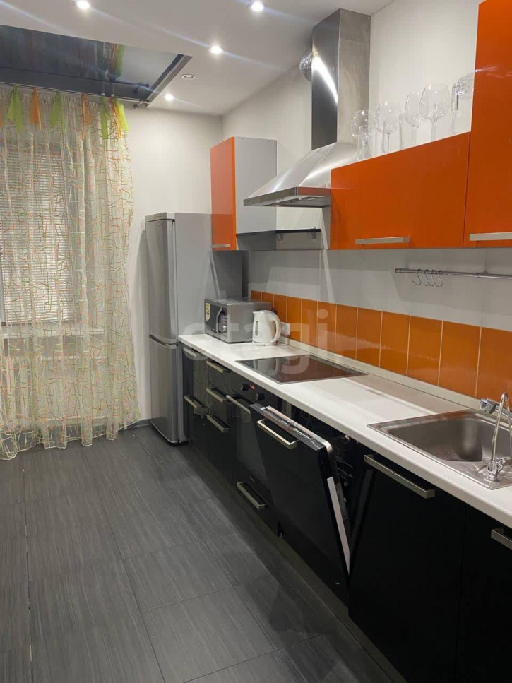 3-комн квартира Солнечный пр., 7