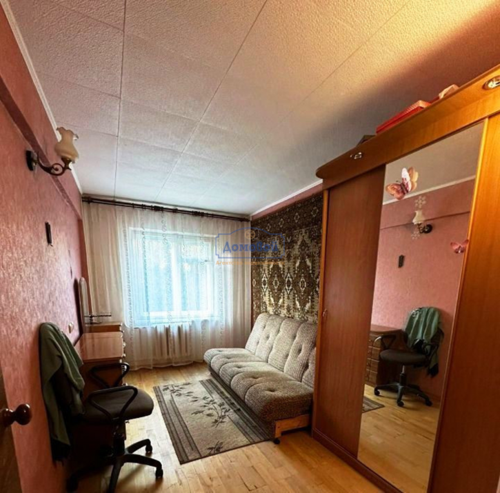 3-комн квартира Хрустальная ул., 64