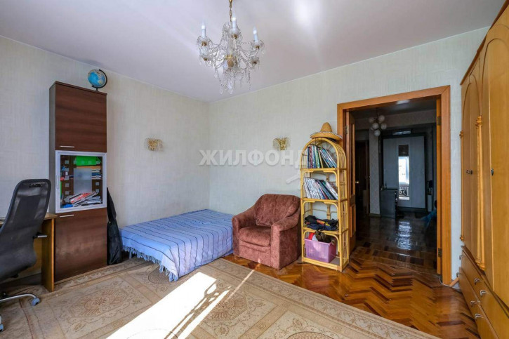 4-комн квартира Гоголя улица, д.6
