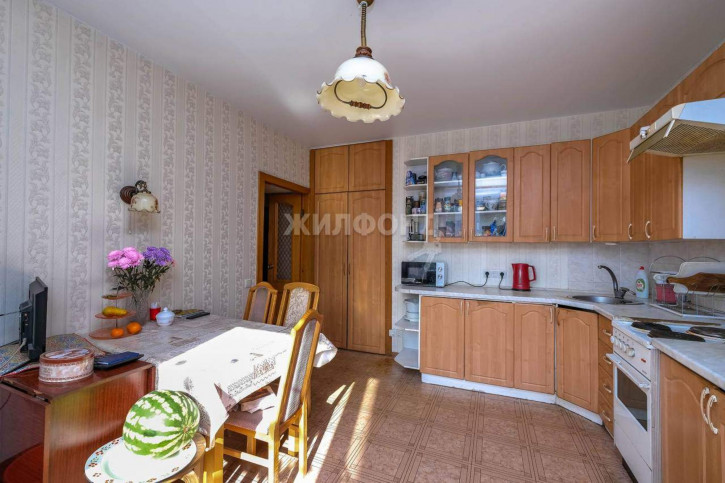 4-комн квартира Гоголя улица, д.6