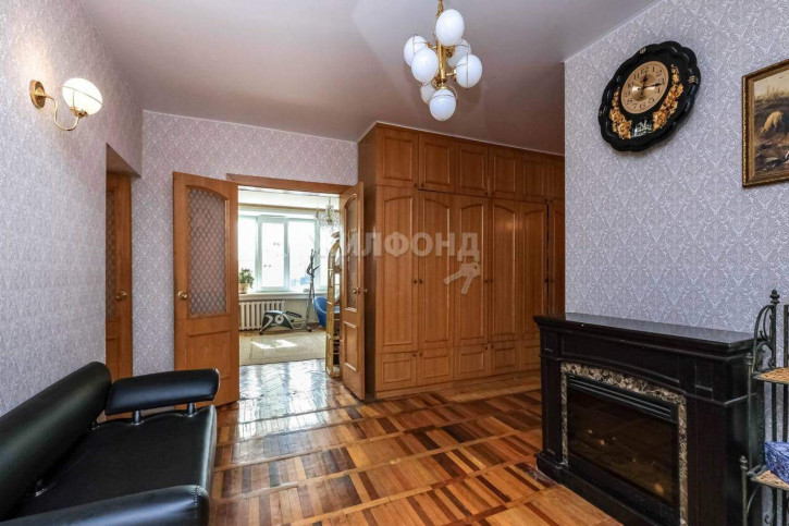 4-комн квартира Гоголя улица, д.6