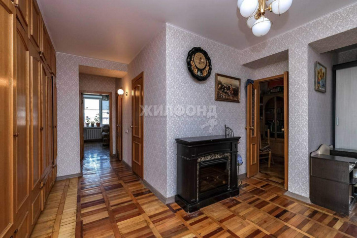 4-комн квартира Гоголя улица, д.6