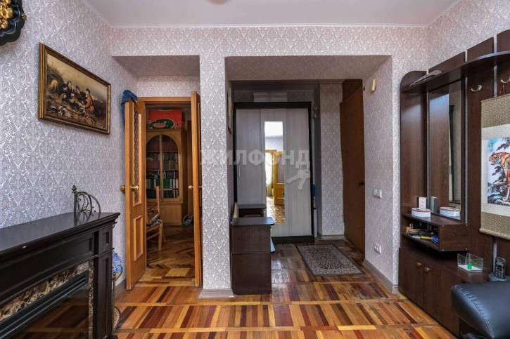 4-комн квартира Гоголя улица, д.6
