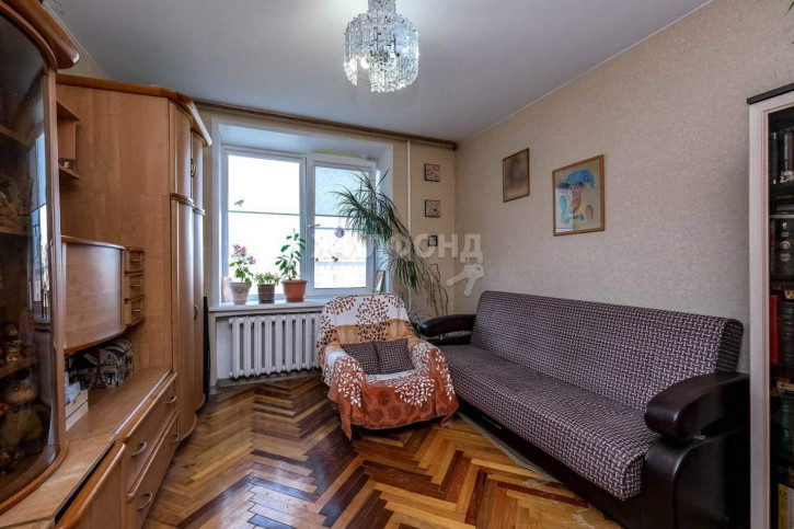4-комн квартира Гоголя улица, д.6