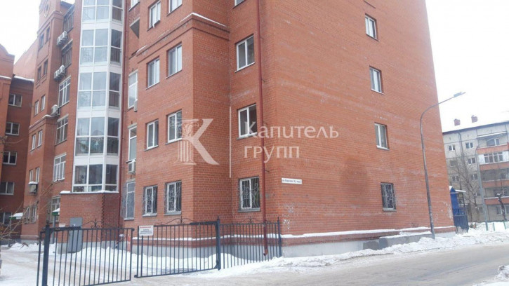 4-комн квартира ул Карская, 36