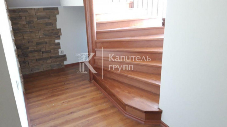 4-комн квартира ул Карская, 36