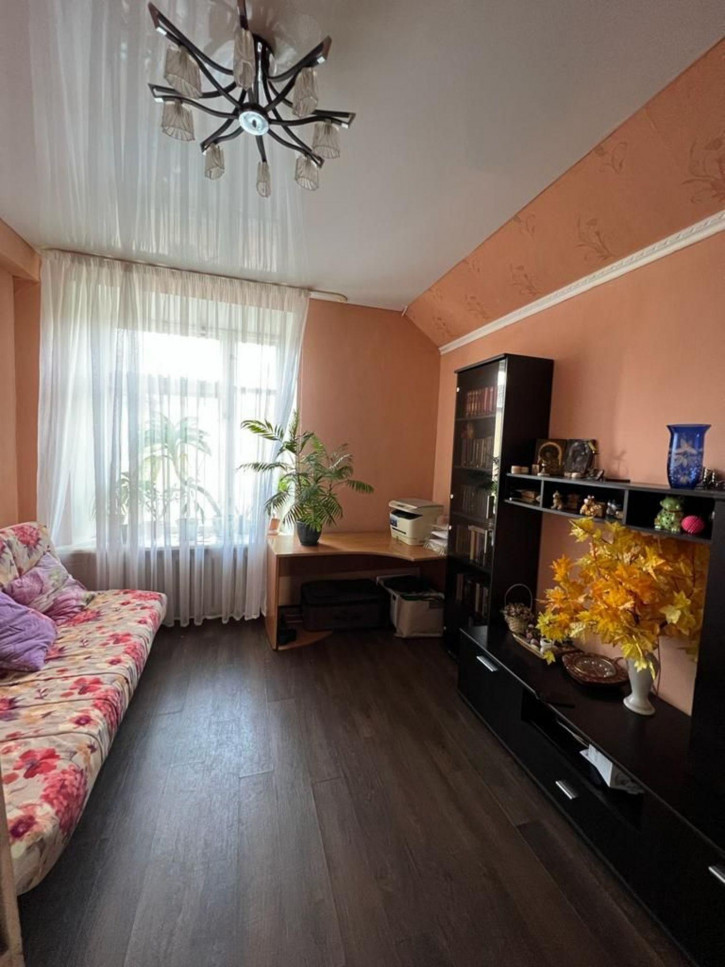 4-комн квартира Кирова ул, 5