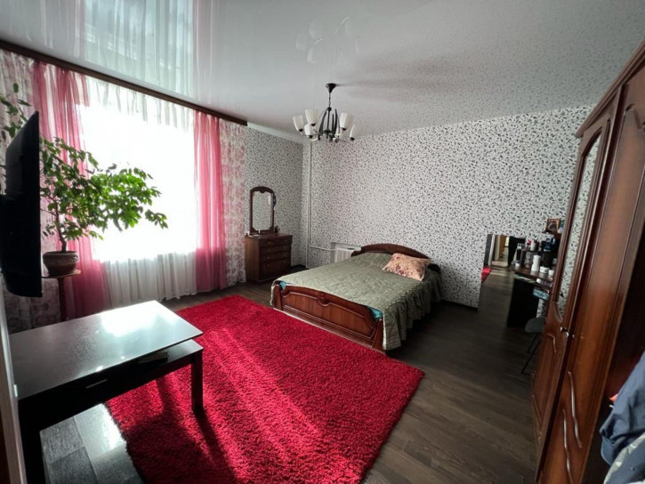 4-комн квартира Кирова ул, 5