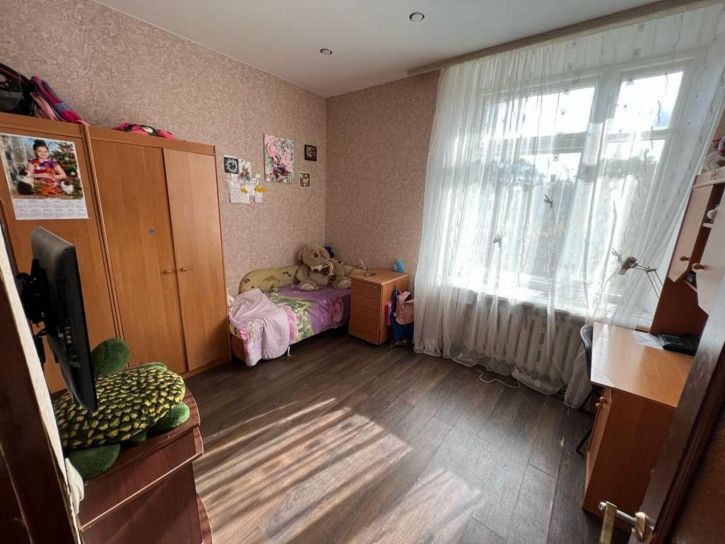 4-комн квартира Кирова ул, 5