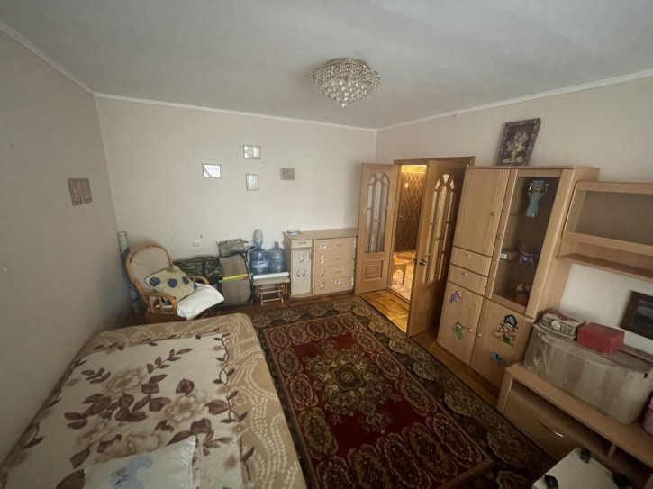 2-комн квартира улица Крылова, 81