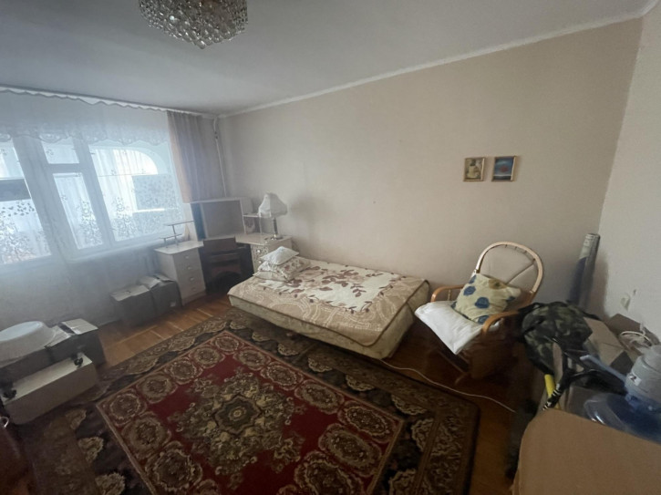 2-комн квартира улица Крылова, 81