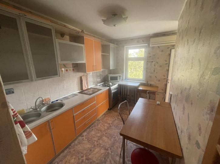 2-комн квартира улица Крылова, 81