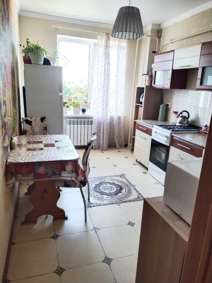2-комн квартира Черноморская улица, 61