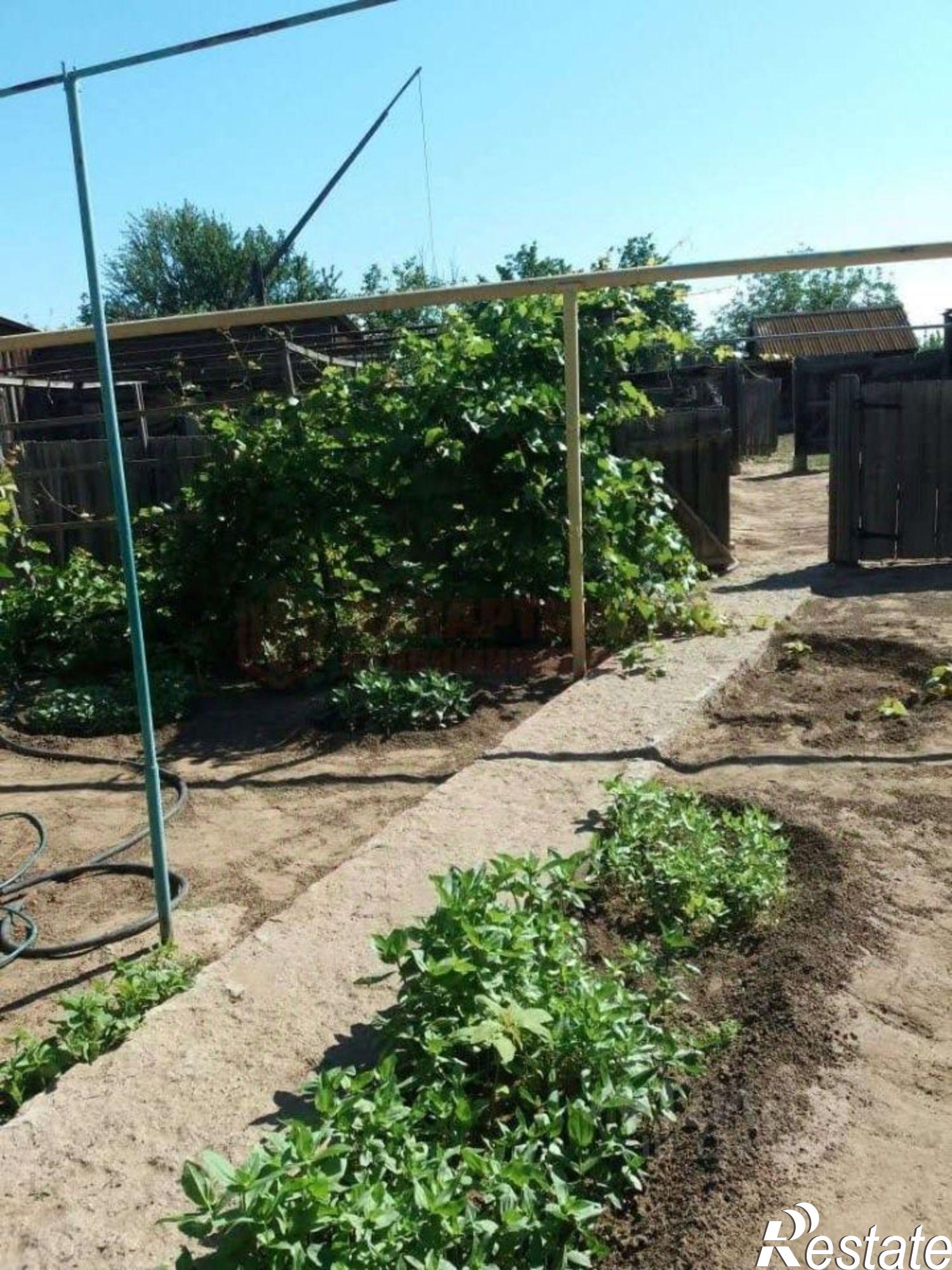 Купить дачу, дом, коттедж за 800 000 рублей на Наримановский район, Барановка село, Советская улица,дом 29