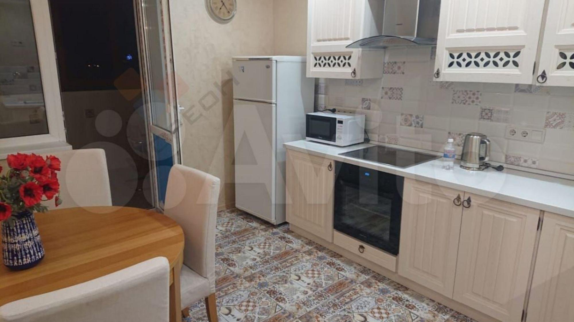 Сдать квартиру за 30 000 рублей на Базовская ул, 69