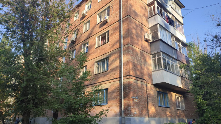 3-комн квартира проспект 40-летия Победы,63/5