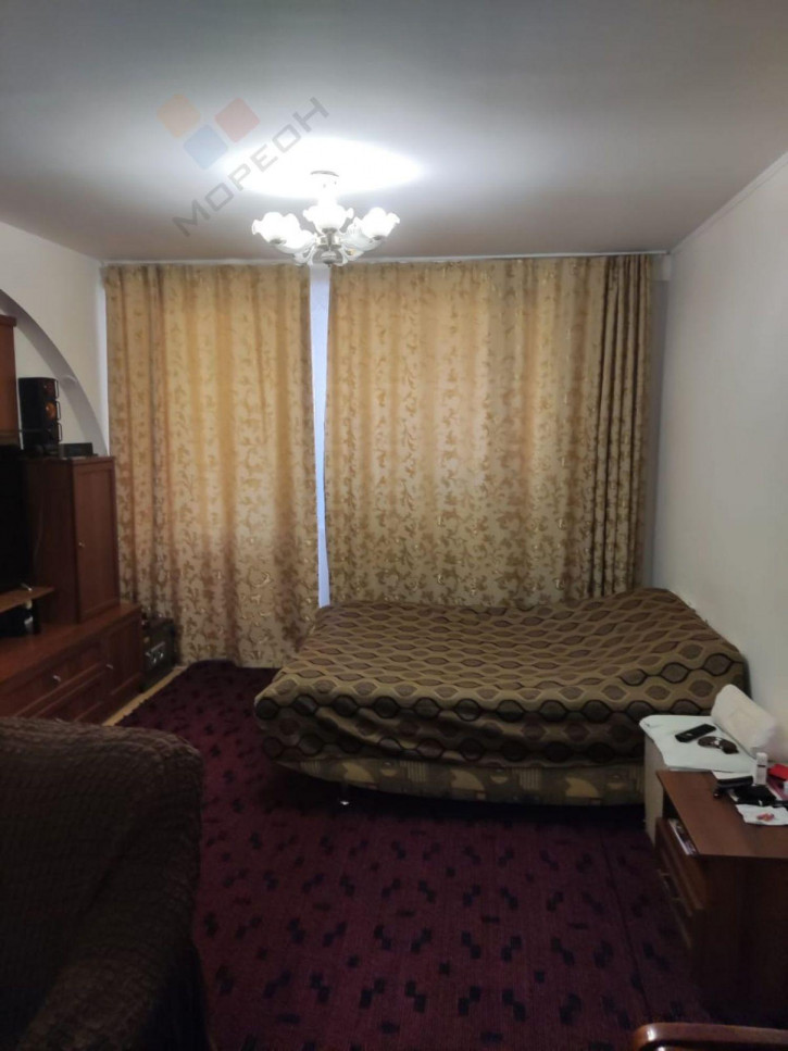 3-комн квартира Чекистов пр-кт, 42