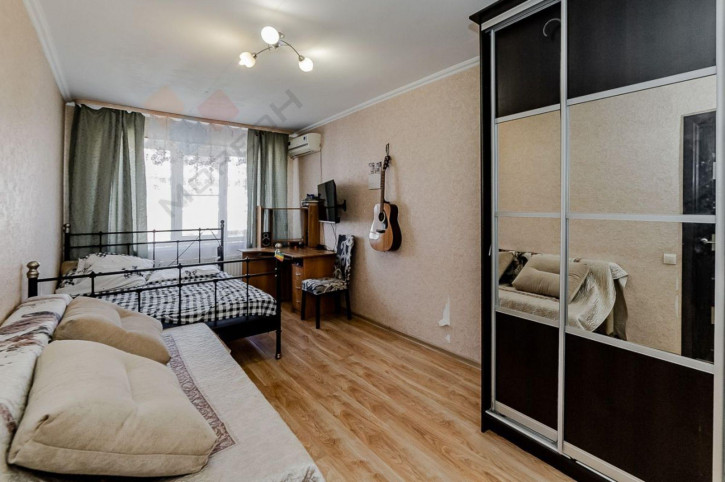 2-комн квартира Сергея Есенина ул, 115