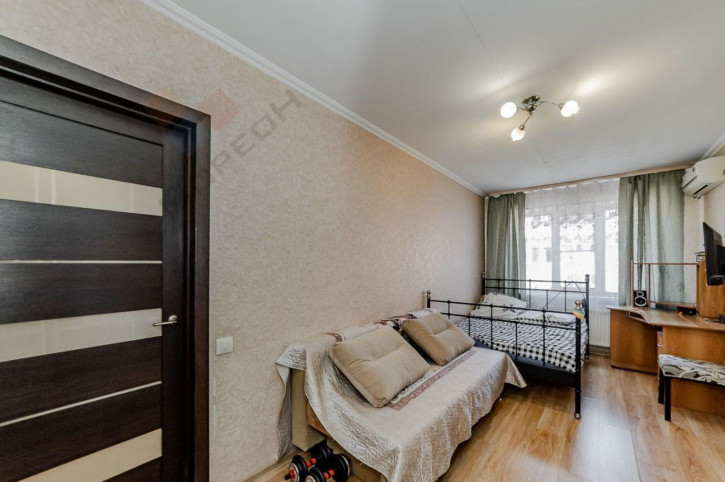 2-комн квартира Сергея Есенина ул, 115