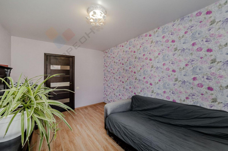 2-комн квартира Сергея Есенина ул, 115