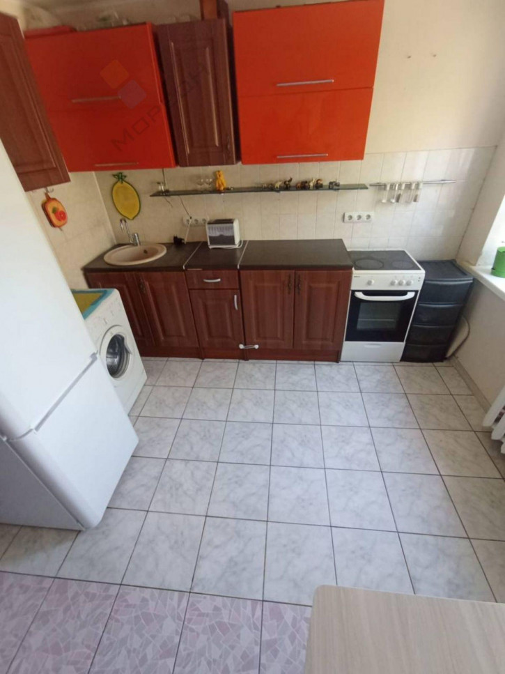 2-комн квартира Благоева ул, 8