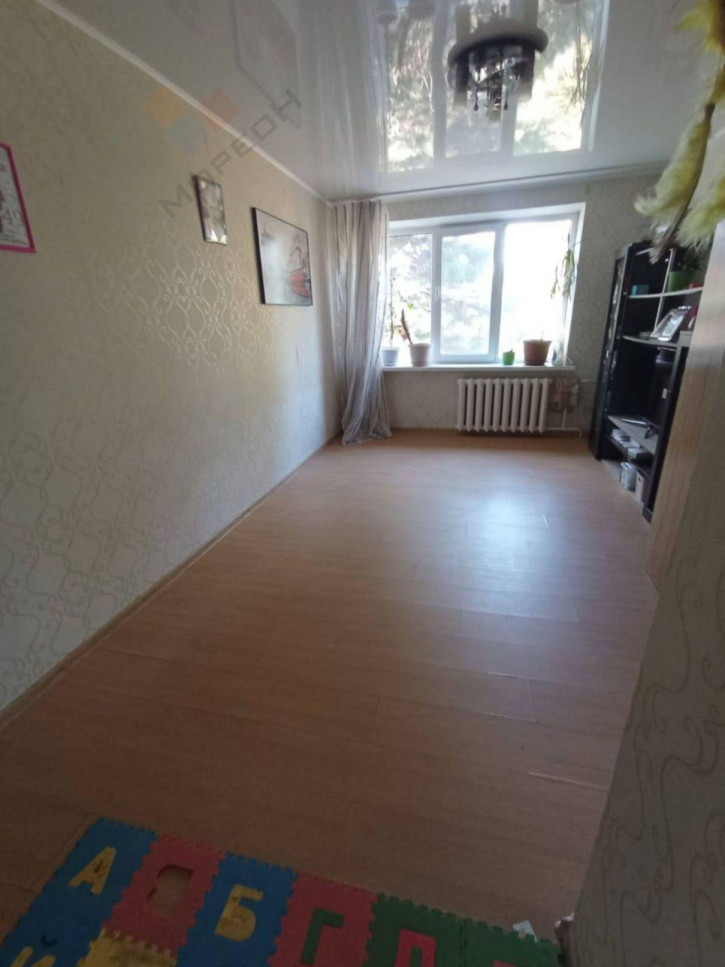 2-комн квартира Благоева ул, 8